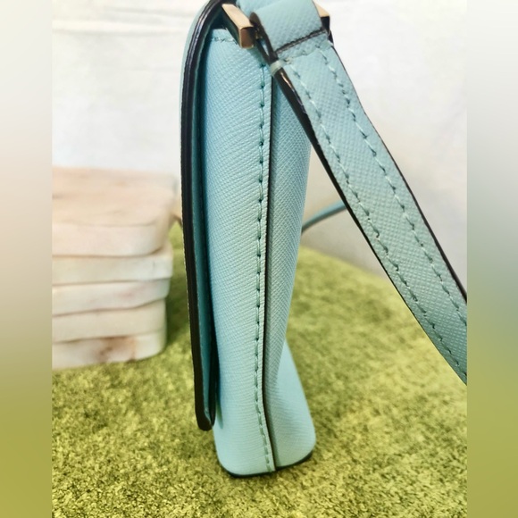 (Like New) Kate Spade Cyan Light Blue Newbury Lane Crossbody Purse - Picture 6 of 7